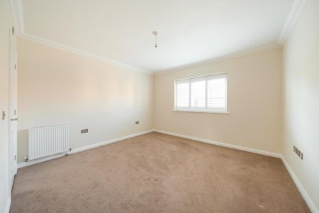 4 bedroom detached house to rent - Photo 2