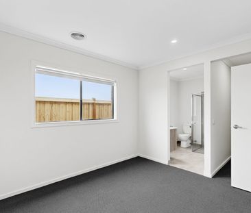 Contemporary Living with Dedicated Study Zone and Outdoor Patio - Photo 3