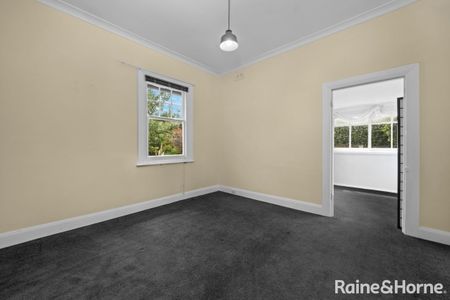 222 Derwent Avenue, Lindisfarne, TAS 7015 - Photo 5