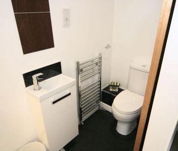 1 bedroom in a house share to rent - Photo 6