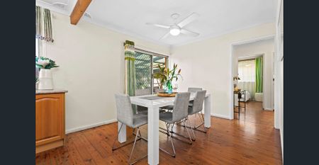 Fantastic 3 Bedroom Home, Great Location, Great Outdoor Entertaining Area! - Photo 2