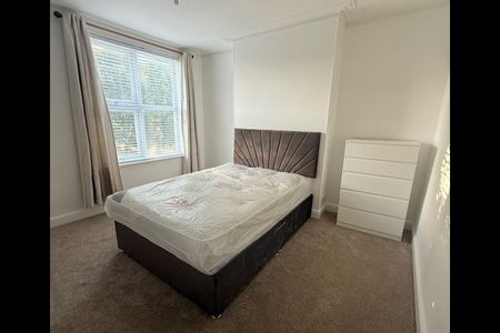 4 Bed Terraced House, Forster Street, NG7 - Photo 5