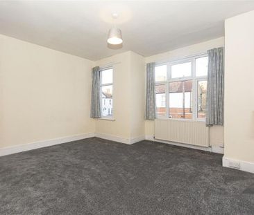 4 bedroom terraced house to rent - Photo 2