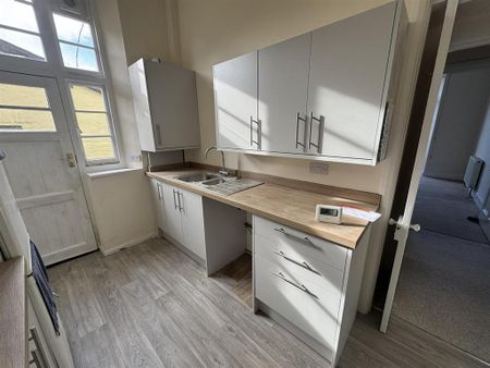 2 bedroom flat to rent - Photo 3