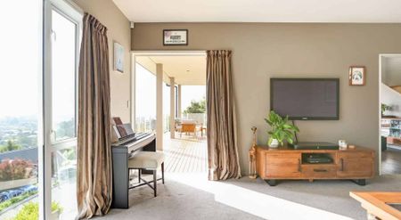 Beautiful home on the hill - Photo 2