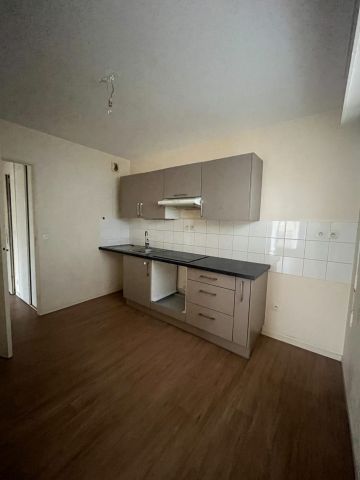 Location Appartement 2 pièces 46m² ST JACQUES DE LA LANDE 35136 - Photo 5