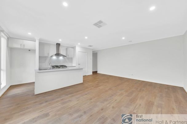 WELL PRESENTED FAMILY HOME! - Photo 1