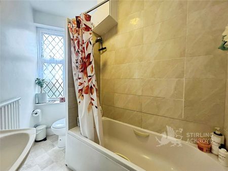 London Road, Guildford, Surrey, GU1 2AF - Photo 4