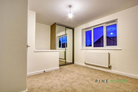 3 bedroom detached house to rent - Photo 4