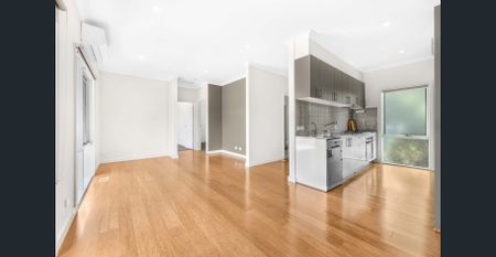 Character Two-Bedroom! - Photo 2