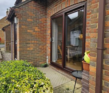 Quainton Road, Aylesbury, Waddesdon - Photo 1