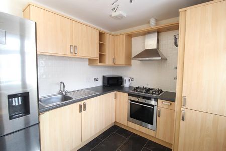 2 bedroom flat to rent - Photo 4
