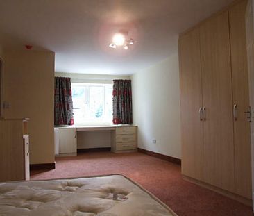 6 bedroom house share for rent in The Lodge, Post Grad Students only, from £150 per week in Harborne, B17 - Photo 2