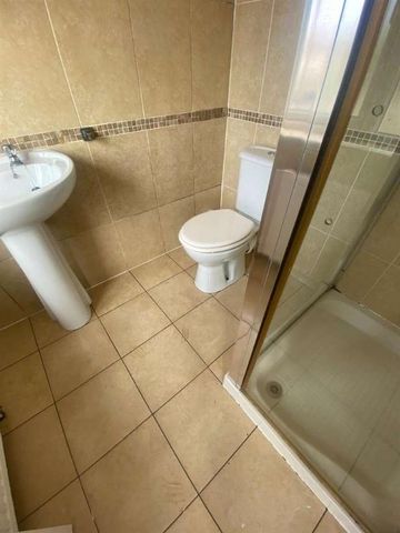 Nevin Grove,great Barr,birmingham, B42 - Photo 3