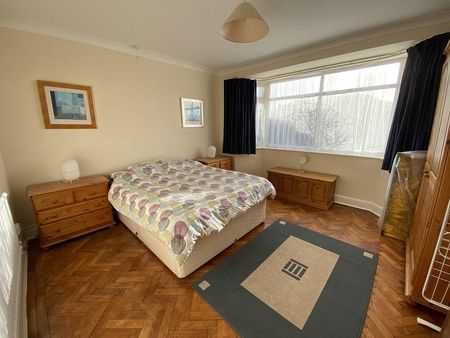 2 bedroom ground floor flat to rent - Photo 4