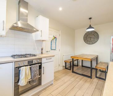 3 bedroom semi-detached house to rent - Photo 6