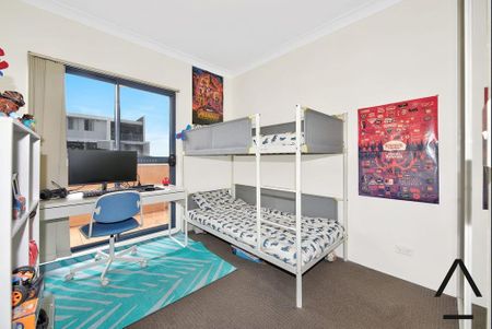 Centrally Situated, Private and Secure Penthouse — Three Bedroom, Two Bathroom Oasis in a Superb Location - Photo 4