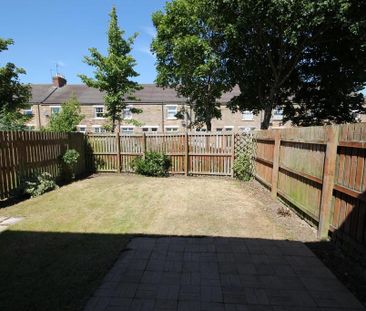 3 bedroom semi-detached house to rent - Photo 2