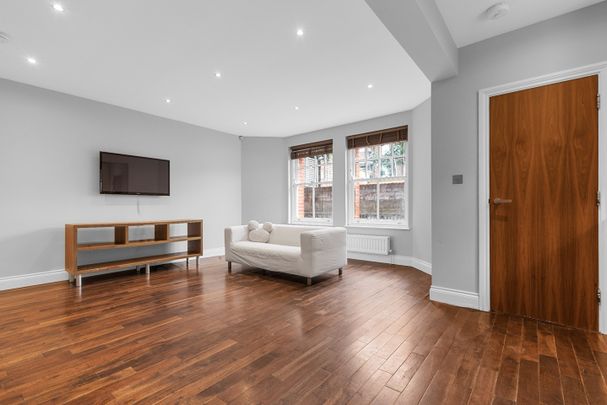 2 Bed Flat, Fulham Road, SW6 - Photo 1