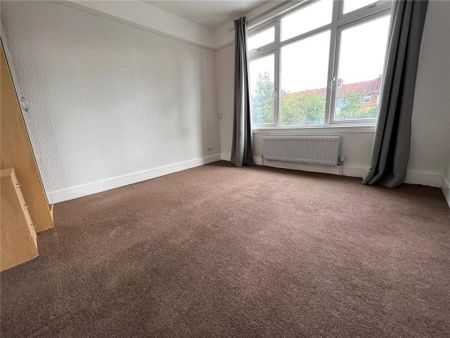 3 bedroom end of terrace house to rent - Photo 3