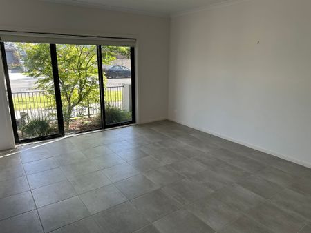 3 Bedroom Townhouse in Pakenham - Photo 4