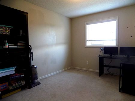 8207 8 Avenue SW - Photo 4