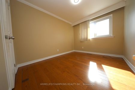 Detached Home For Lease | E8147026 - Photo 4