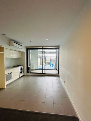 Sophisticated Apartment Opposite Westfield Doncaster! - Photo 3