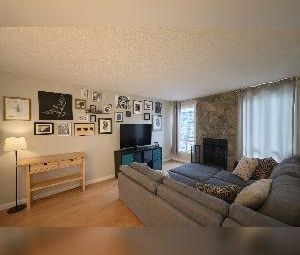 Ormsby Place 3 Bed 1.5 Bath Townhome For Rent - Photo 2