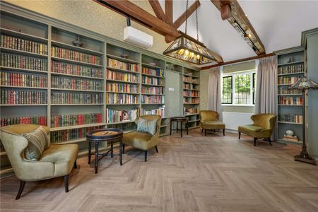 Available for Short or Long Term Lets. This distinguished family home has been extensively refurbished and is set within the prestigious St George's Hill Private Estate. - Photo 4