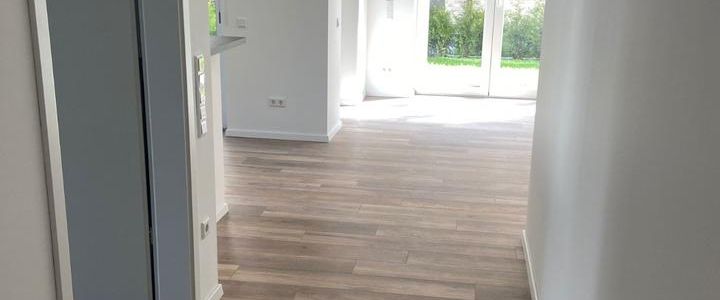 Helle 2-Zimmer-Wohnung (59,77 m²) mit Stellplatz und Einbauküche - Foto 1