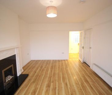 2 bedroom end of terrace house to rent - Photo 3