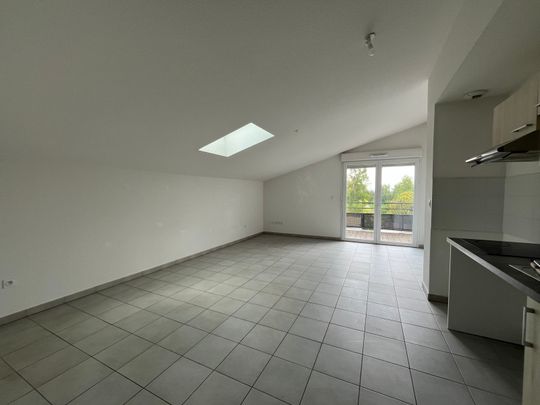 Location Appartement 4 pièces 79m² ROQUES 31120 - Photo 1