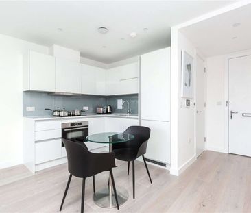 Excellent studio apartment set on the fourth floor of this modern d... - Photo 5