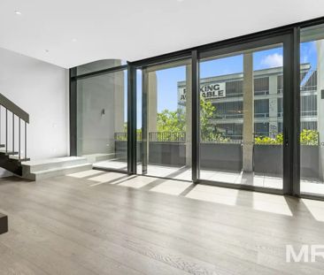 302/370 Queen Street, Melbourne - Photo 2