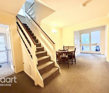 1 bedroom coach house to rent - Photo 2