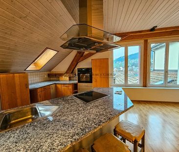 Luminous penthouse apartment house with charm and 165 m² of living ... - Photo 2