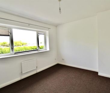 2 bedroom end of terrace house to rent - Photo 4