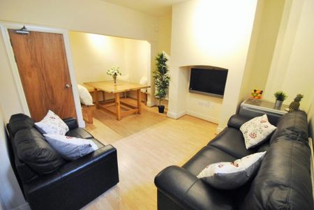 10 bedroom house to rent - Photo 2