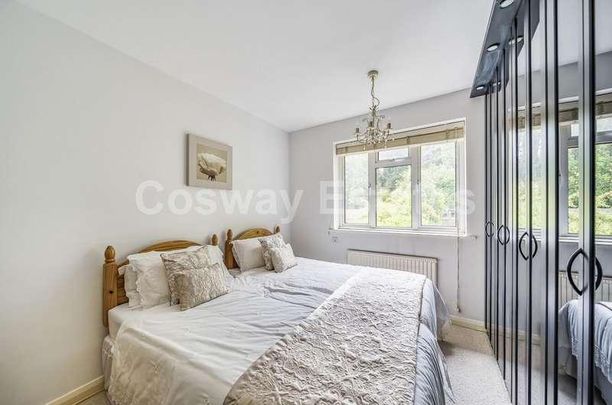 The Reddings, Mill Hill, NW7 - Photo 1