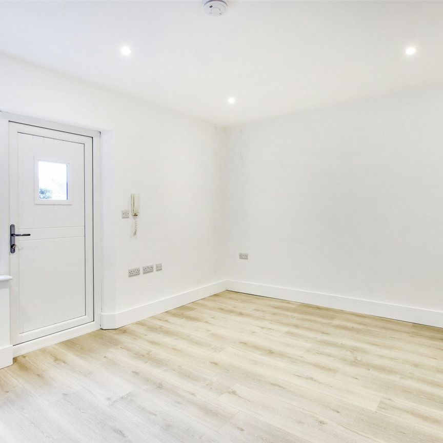 3B Main Road, Sutton At Hone, Dartford, DA4 9HA - Photo 1