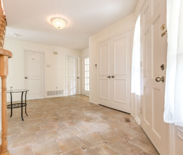 For Lease - 70 Mossgrove Trail, Toronto, Ontario - Photo 6