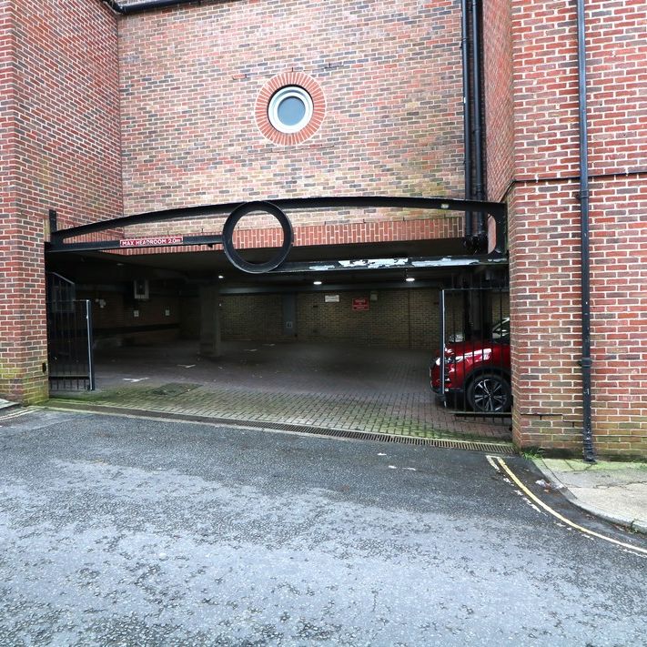 St. Martins Walk, Dorking, RH4 - Photo 1