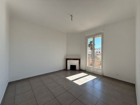 Location Appartement 3 pièces 67m² TOULON 83200 - Photo 2