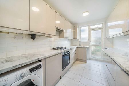 3 bedroom terraced house to rent - Photo 5