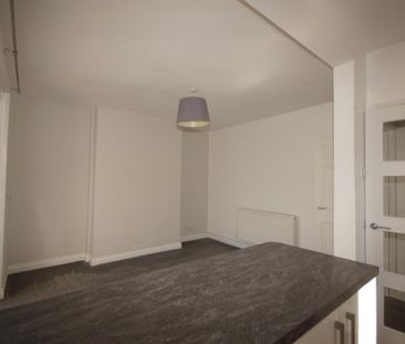 83 Heathway, Heath, Cardiff CF14 4JS - Photo 6