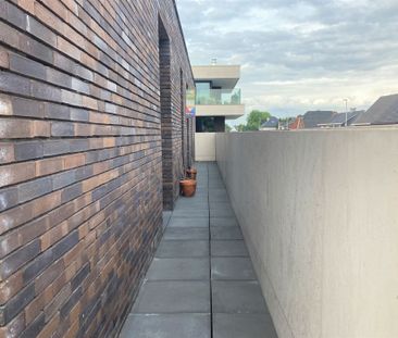 Appartement met 3 slaapkamers, terras en autostaanplaats in Emblem! - Photo 1