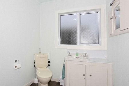 585 Tweed Street, Newfield - Photo 3