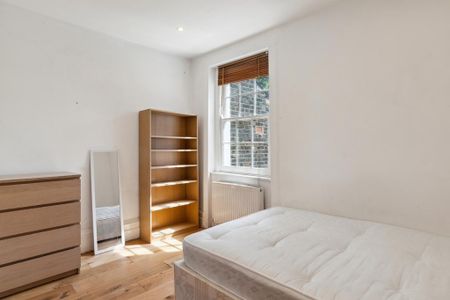 4 bedroom flat to rent - Photo 2