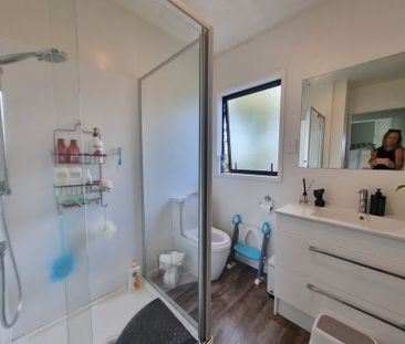 Central Beachlands, ready for summer! - Photo 3